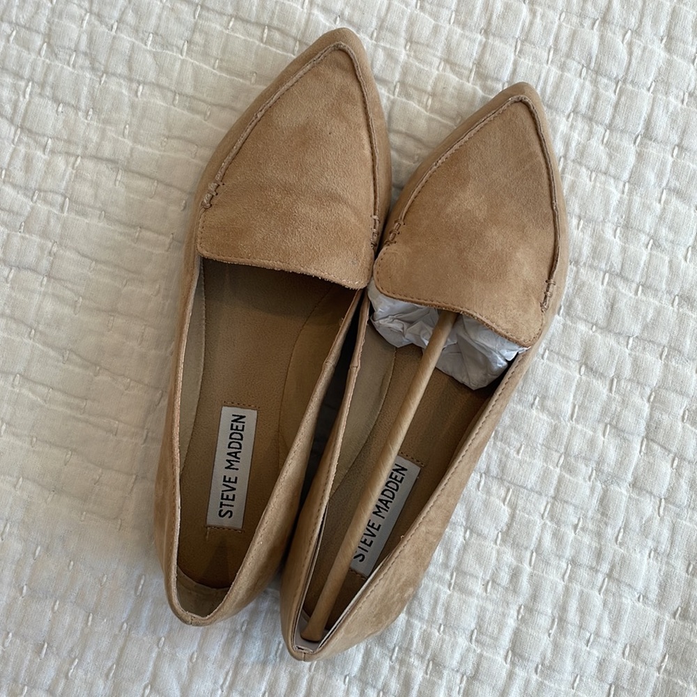 Steve Madden Camel Suede Flats sz 7 New in Box